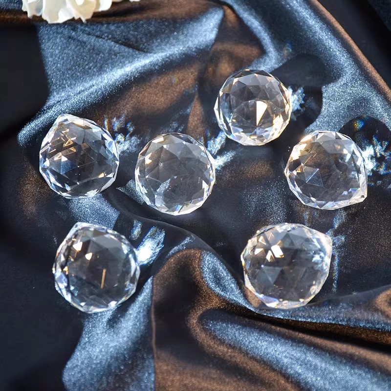 Crystal Ball Prism Sun Catcher - Crystal Sun Catcher 리뷰 및 가격