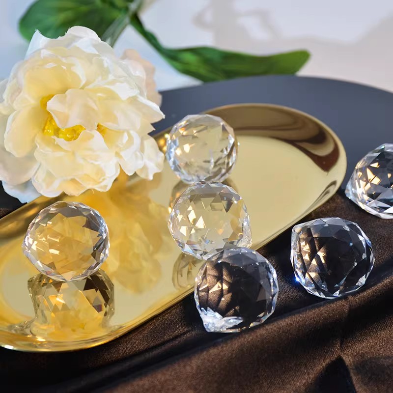 Crystal Ball Prism Sun Catcher - Crystal Sun Catcher 리뷰 및 가격